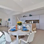 Modernes La Petite Maure Mit Pool, Meerblick, Familienfreundlich By Riviera Homelife Management *