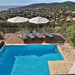 Modernes La Petite Maure Mit Pool, Meerblick, Familienfreundlich By Riviera Homelife Management Prázdninový dům