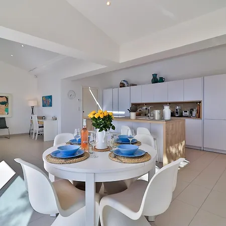 Modernes La Petite Maure Mit Pool, Meerblick, Familienfreundlich By Riviera Homelife Management *