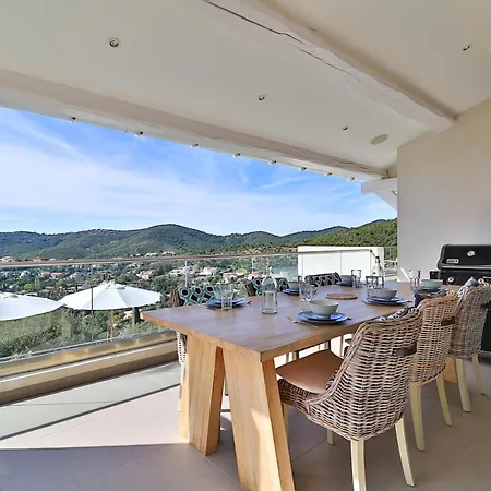 Petites Maures, Meerblick Und Eigener Pool Ferienhaus