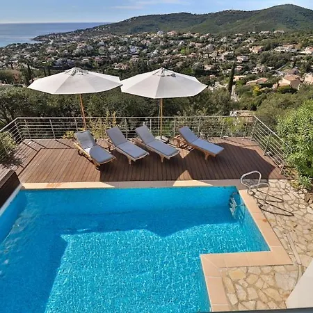 Petites Maures, Meerblick Und Eigener Pool Ferienhaus