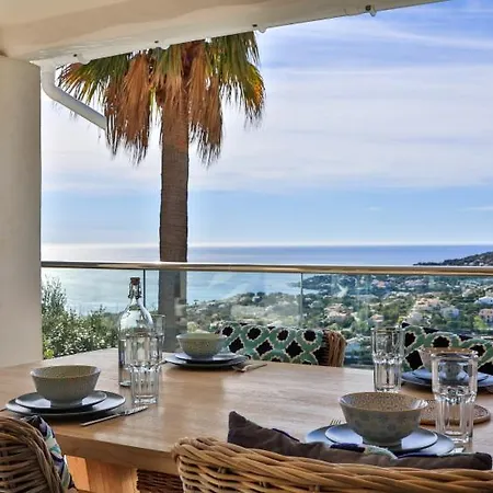 Modernes La Petite Maure Mit Pool, Meerblick, Familienfreundlich By Riviera Homelife Management *