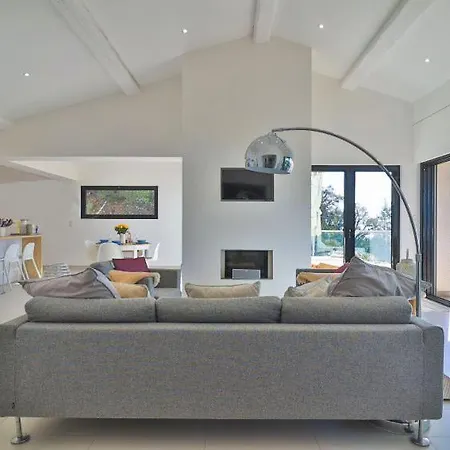 Hébergement de vacances Modernes La Petite Maure Mit Pool, Meerblick, Familienfreundlich By Riviera Homelife Management *
